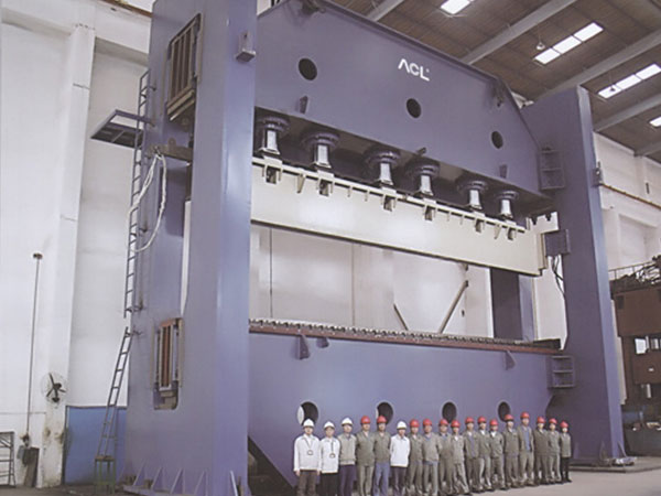 Heavy duty bending machine